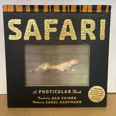 Safari: A Photicular Book (B27)