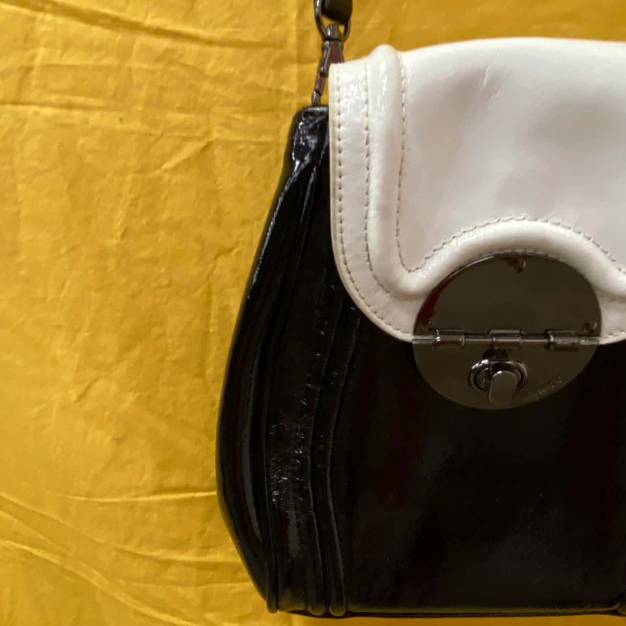 Mimco Womens Cross Body Bag Black / White (s)