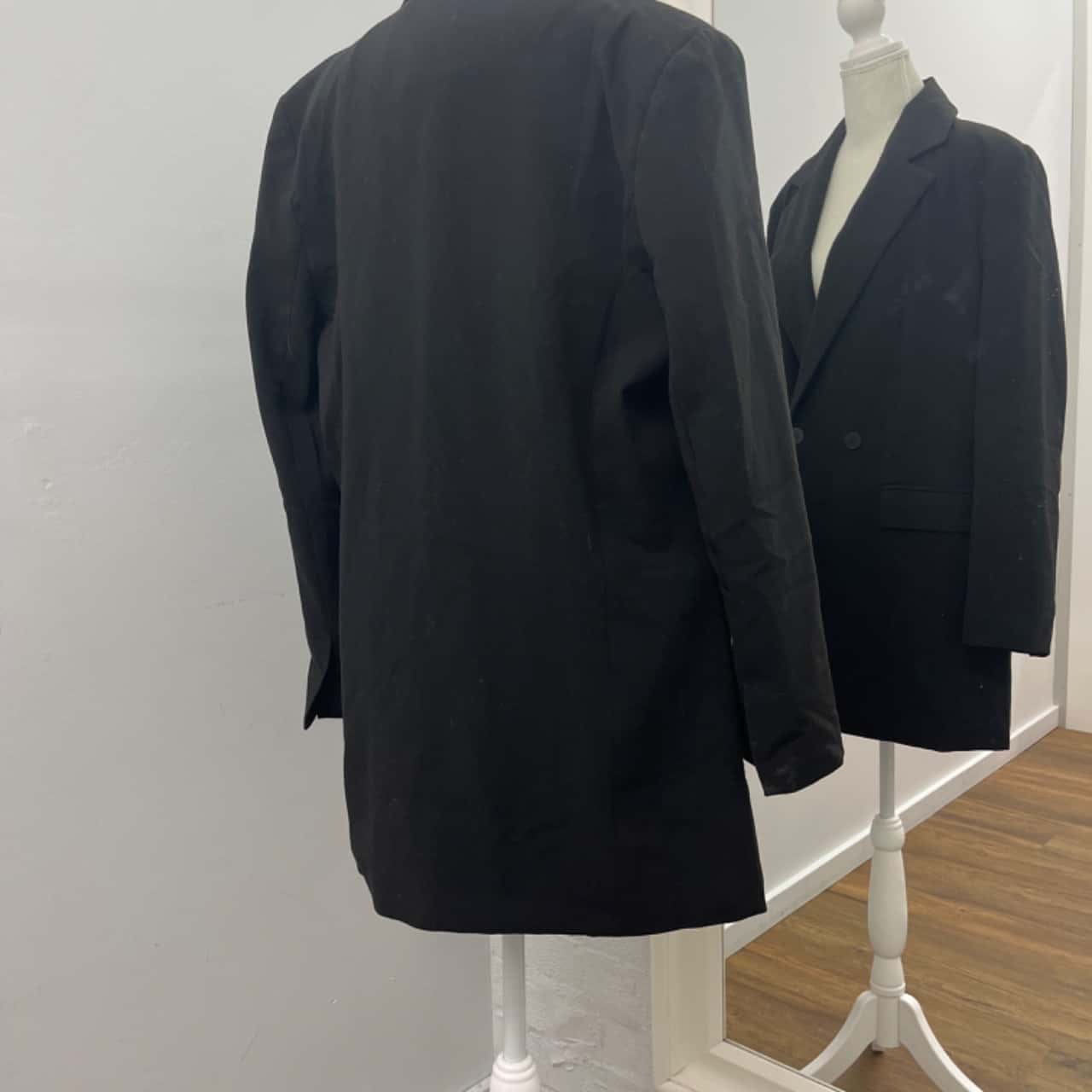 BNWT Glassons Womens Size 10 Oversized Black Blazer. (s)