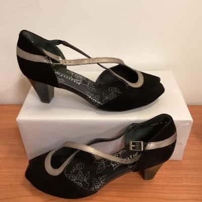 Kumfs Womens  Size 38 Heels Black  