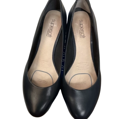 Womens Diana Ferrari   super soft Size 9 Navy Blue heels