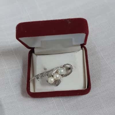  Silver  And Pearl Leaf Brooch