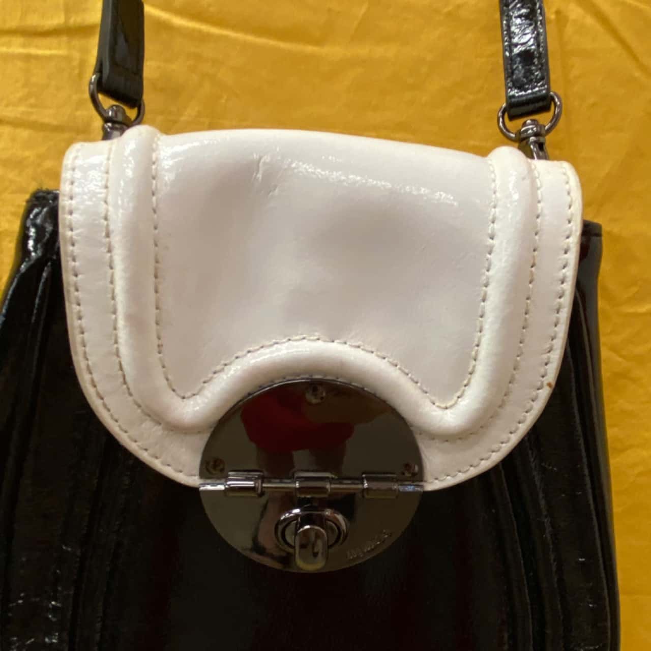 Mimco Womens Cross Body Bag Black / White (s)