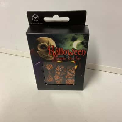 Halloween pumpkin dice set