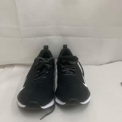 Nike Mens Size 10.5 Black Runners