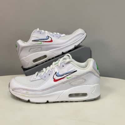 BNWOT Nike Air Max Womens /Teen Size 37.5 / 5Y Sneakers / Trainers White 