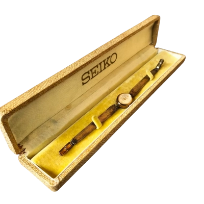 Seiko woman's vintage watch in a box. No Working.