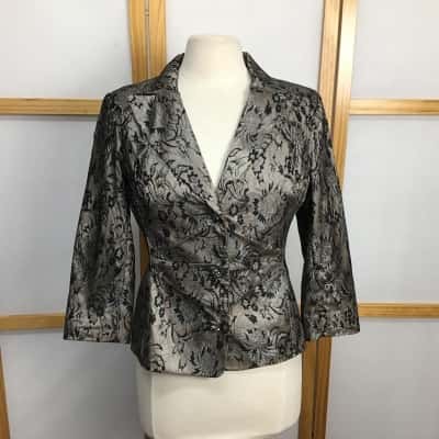Dolina Elegant Lace Detail Contour Blazer