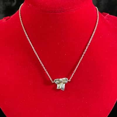 925 Marked Womens Chain necklace w/ Ribbon Pendant 