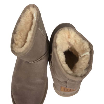 Women’s UGG Size 6 Beige / Brown  ankle boots