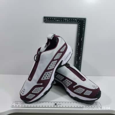 Nike Air Max SNDR Mens Size US10 Maroon PreOwned 