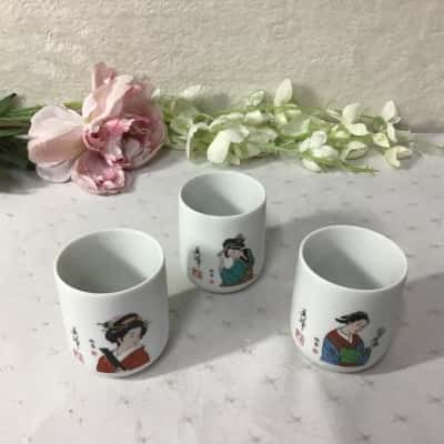 Set of 3 Japanese Porcelain Geisha Girl Pattern Cups 