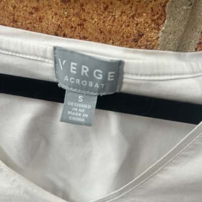 Verge Womens  Size S Short Sleeve Top White 