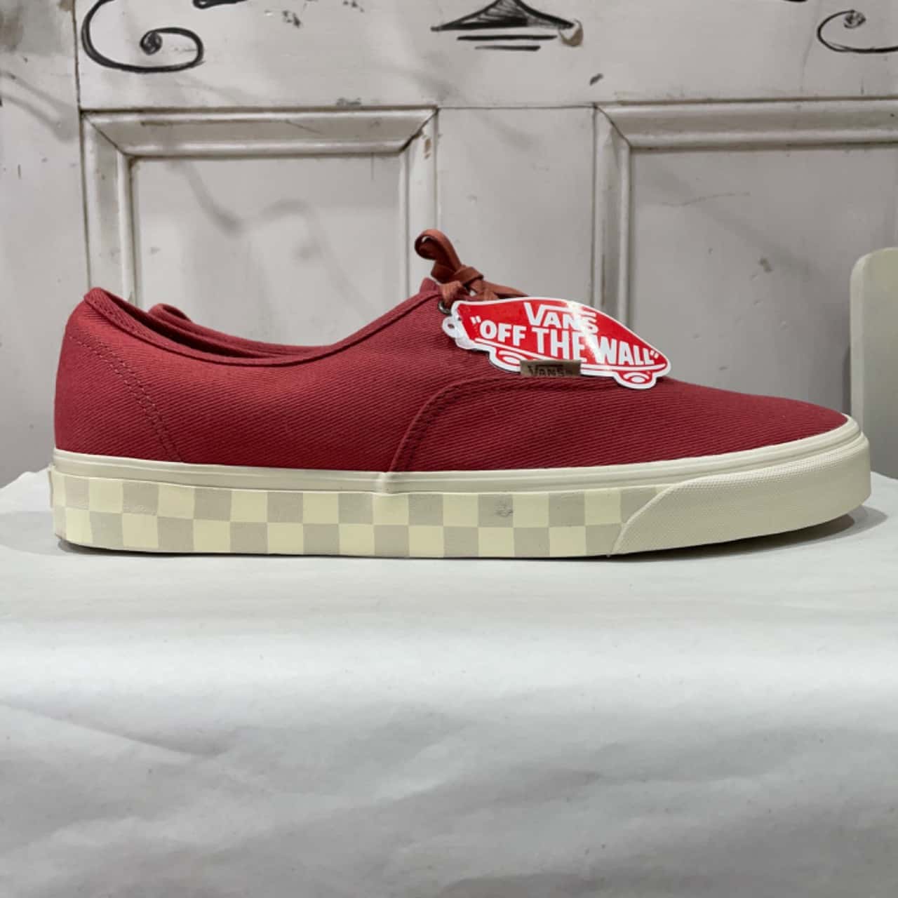 TRENDY STREET WEAR GIANT!! BNWT!! Vans SKATER LACE UPS!! Mens 31CM Size