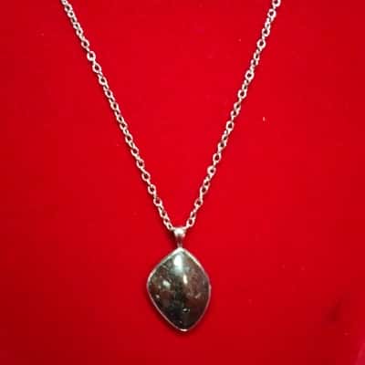  Women's Necklace Natural Cabochon Stone Pendant on Complimentary Chain