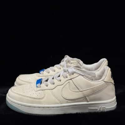 Nike Womens  Size 5 Sneakers Blue / Cream / Yellow 