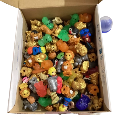 Box of 213 of miscellaneous ooshies 
