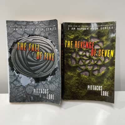 Pittacus Lore I am number four books 4 and 5