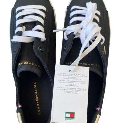 Tommy Hilfiger Mens  Size 7 Sneakers Black  