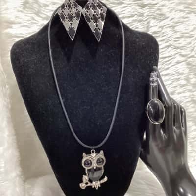  Womens Earrings / Necklace / Ring Black  / Other / Silver 