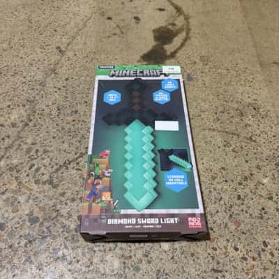 MINECRAFT DIAMOND SWORD LIGHT