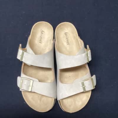 Ava & Ever BNWOT  Slides  Size 8 Beige 