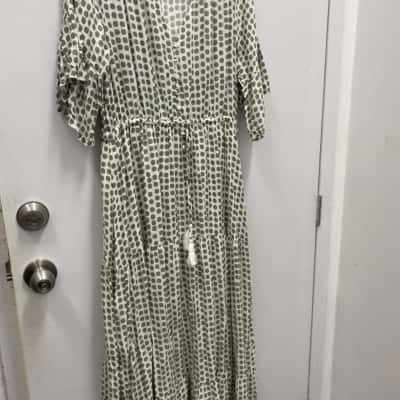  Womens  Size 16 Green / Polka Dot khakai spot 
