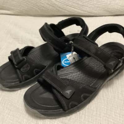 Rugged Shark  Mens  Size 12 Sandals Black  