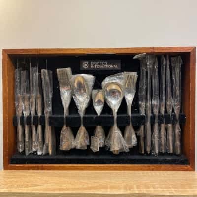Drayton International 42 piece Cutlery Set (Rusting)