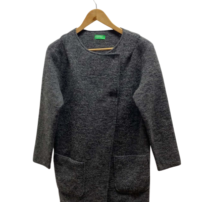 United Colors Of Benetton Womens  Size 8 Grey 