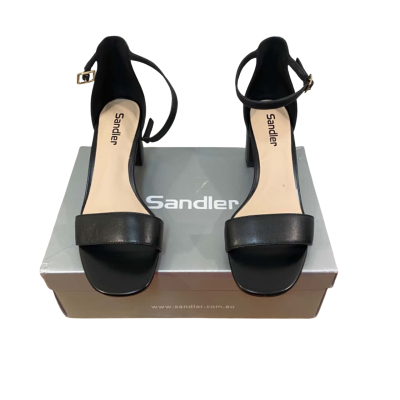BNIB Sandler Womens  Size 37 Black Heels