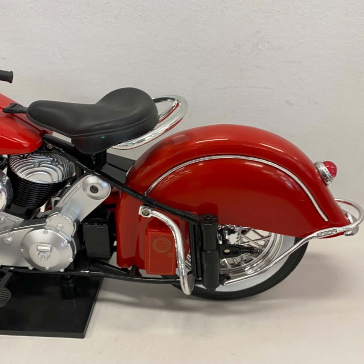 1998 Indian Motorcycle Red, IMMI New-Ray, 1:6 Scale Diecast