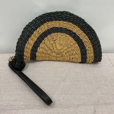 Country Road Women's Clutch/Purse Beige / Black  
