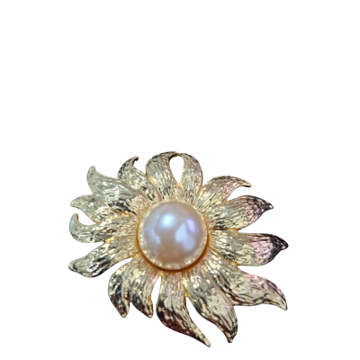 WomensGold Tone Flower Brooch with Faux Pearl Centre