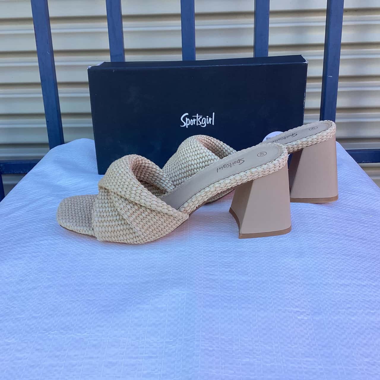 Square heel women's shoes