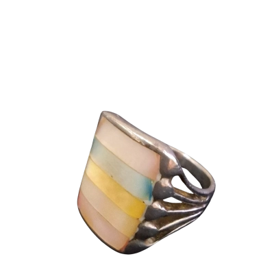  Womens Ring Silver(no markings) with pastel shell inserts