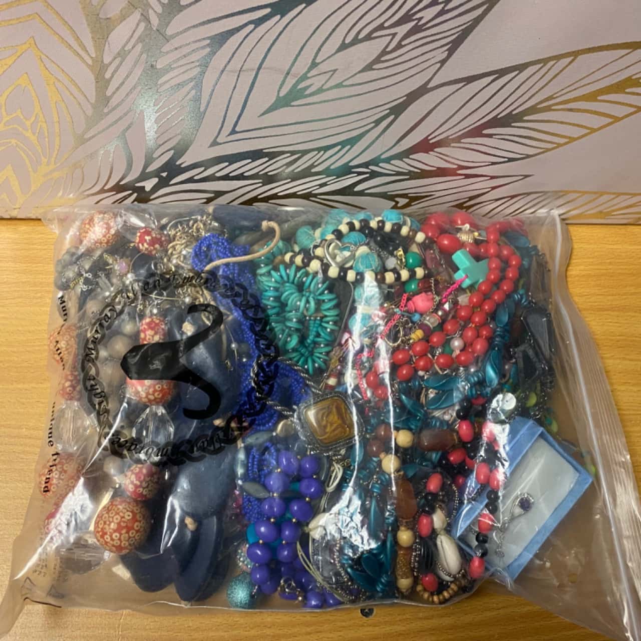 2.2kilos Womens Necklaces mixed costume jewellery (s)