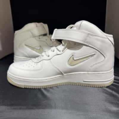 Nike Air Force 1 Mid 07  Size 9 Boots White 