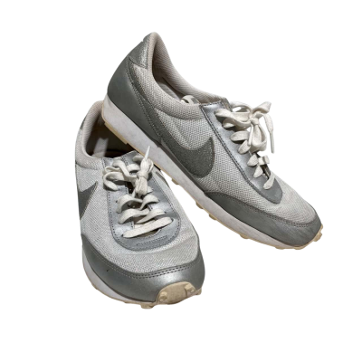 Nike  Size 43 Off White / Silver 