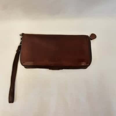  Womens Brown EVITY zip around wallet