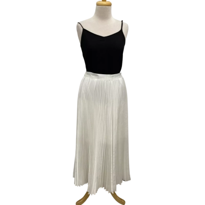 Portmans White Pleated Skirt.  Size 12.  New with tags