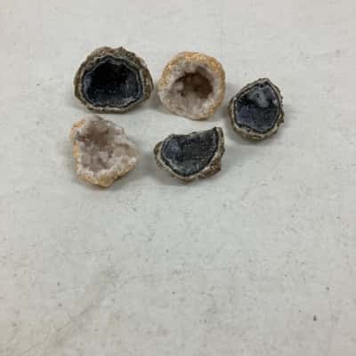 Set of 5 Small/Pocket Sized Geodes (Quartz/Agate)