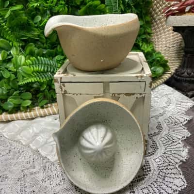 Robert Gordon Citrus Juicer & table colander