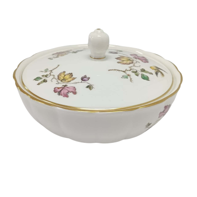 Vintage 1970s Wedgwood “Swallow” Fine Bone China Trinket Box – English Elegance #Wedgwood #Vintage1970s #EnglishChina #SwallowDesign