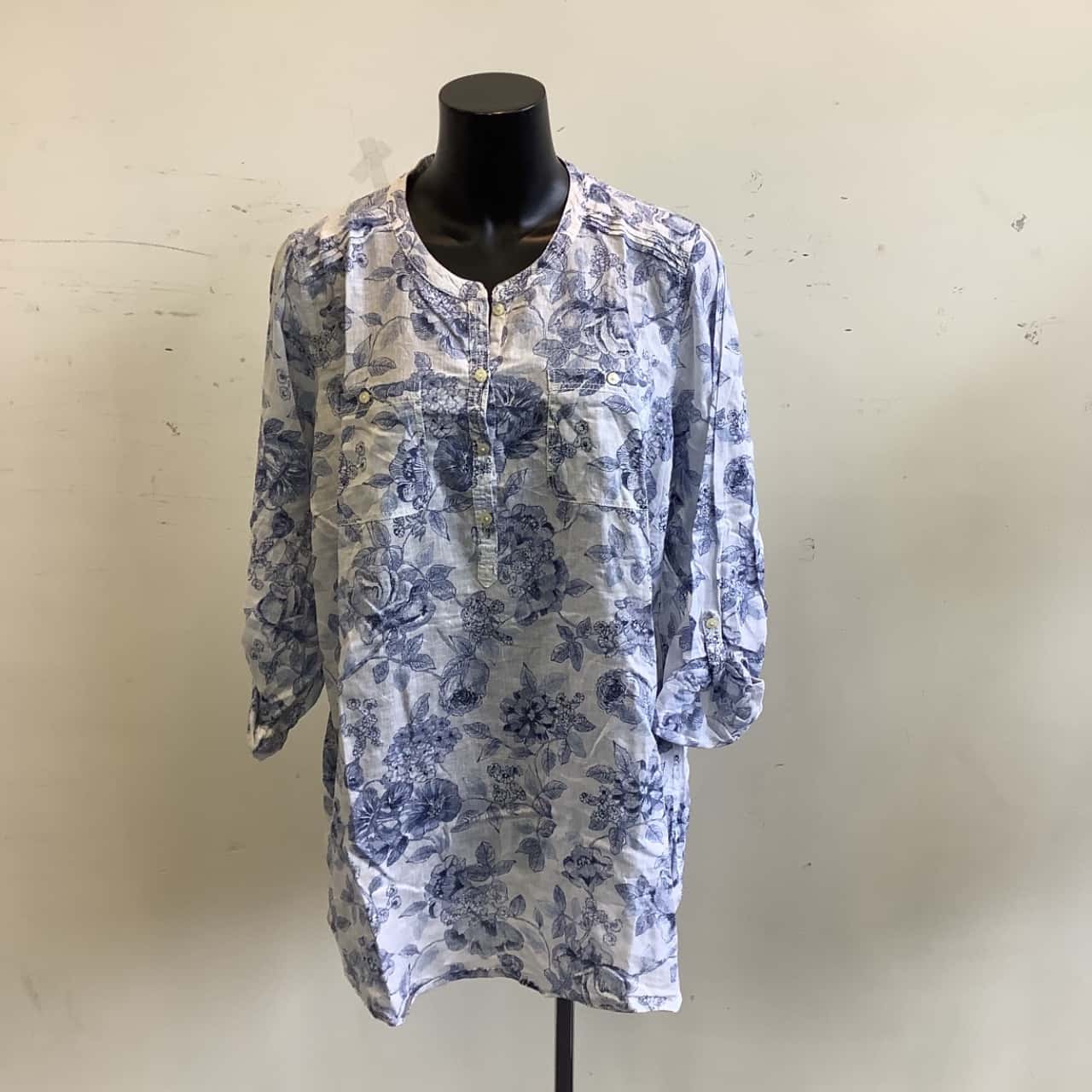 white blouse size 22