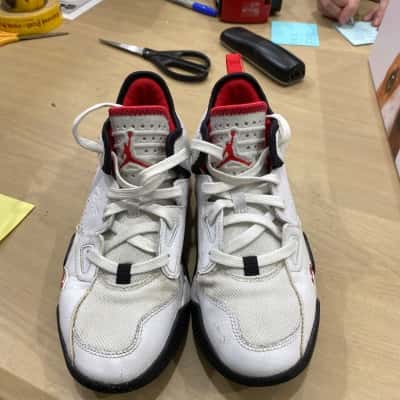 Jordan Stay Loyal 2 in White/University Red / Black EURO: 37.5