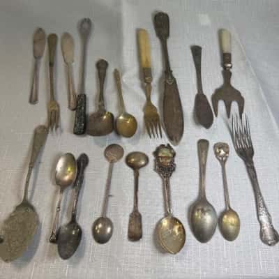 Mismatched 18 piece vintage and antique serving utensils
