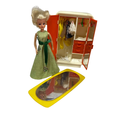 Vintage Barbie Furniture (Wardrobe Set) 
