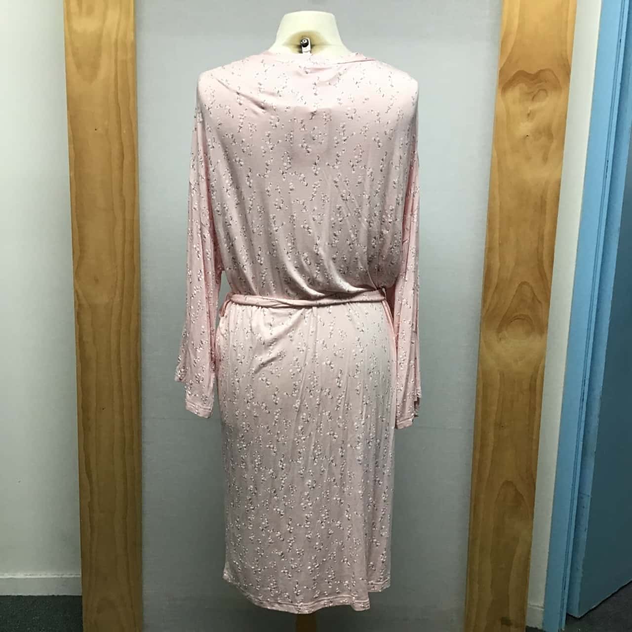 Bendon, Pink lightweight dressing gown, Size L, NWT(s)