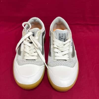 Vans AVE Men's  Size UK 4 /US  5 Sneakers White Knit Gum Sole